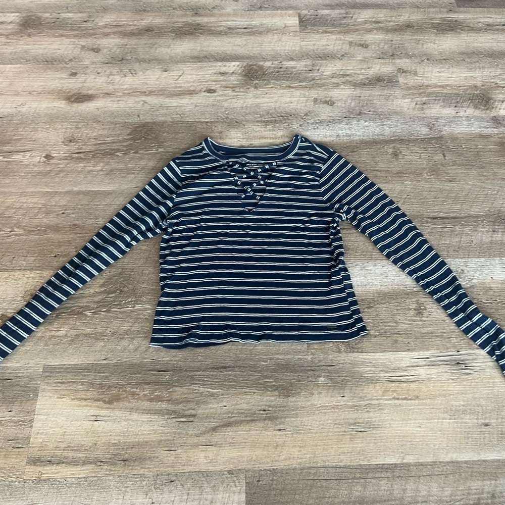 Hollister Long Sleeve Size M